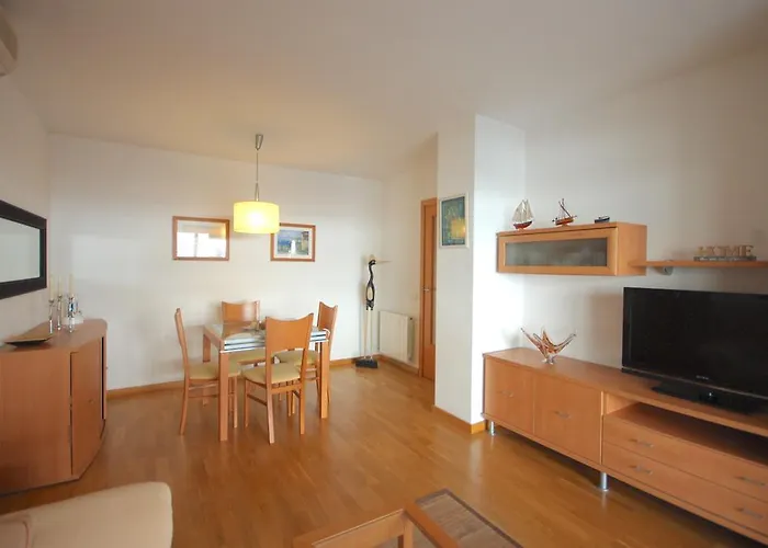 Lets Holidays Cozy Pool *