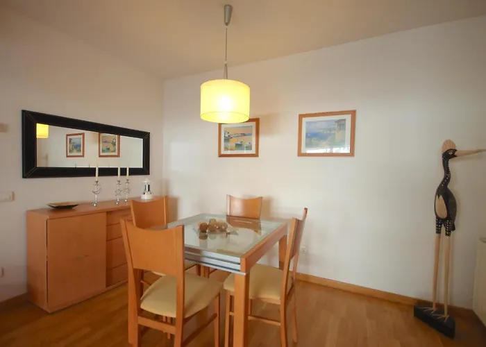 Lets Holidays Cozy Pool